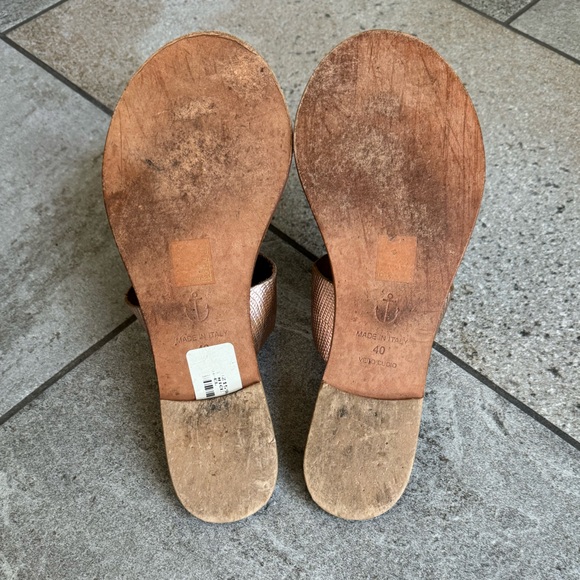 Joie A La Plage Nice Metallic Embossed Leather Thong Sandals in Rose Gold, 10 - Picture 6 of 11